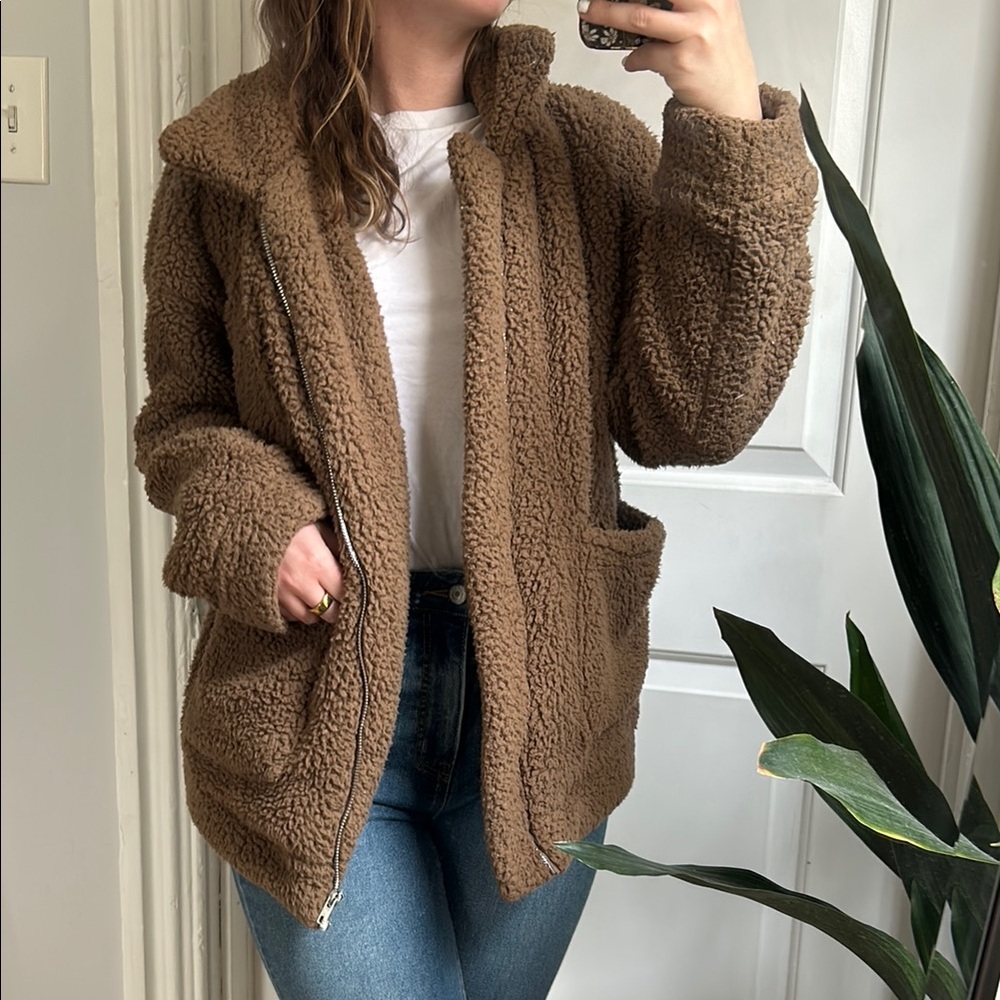 Amazon Brown Teddy Jacket with Plush Texture and Relaxed Fit